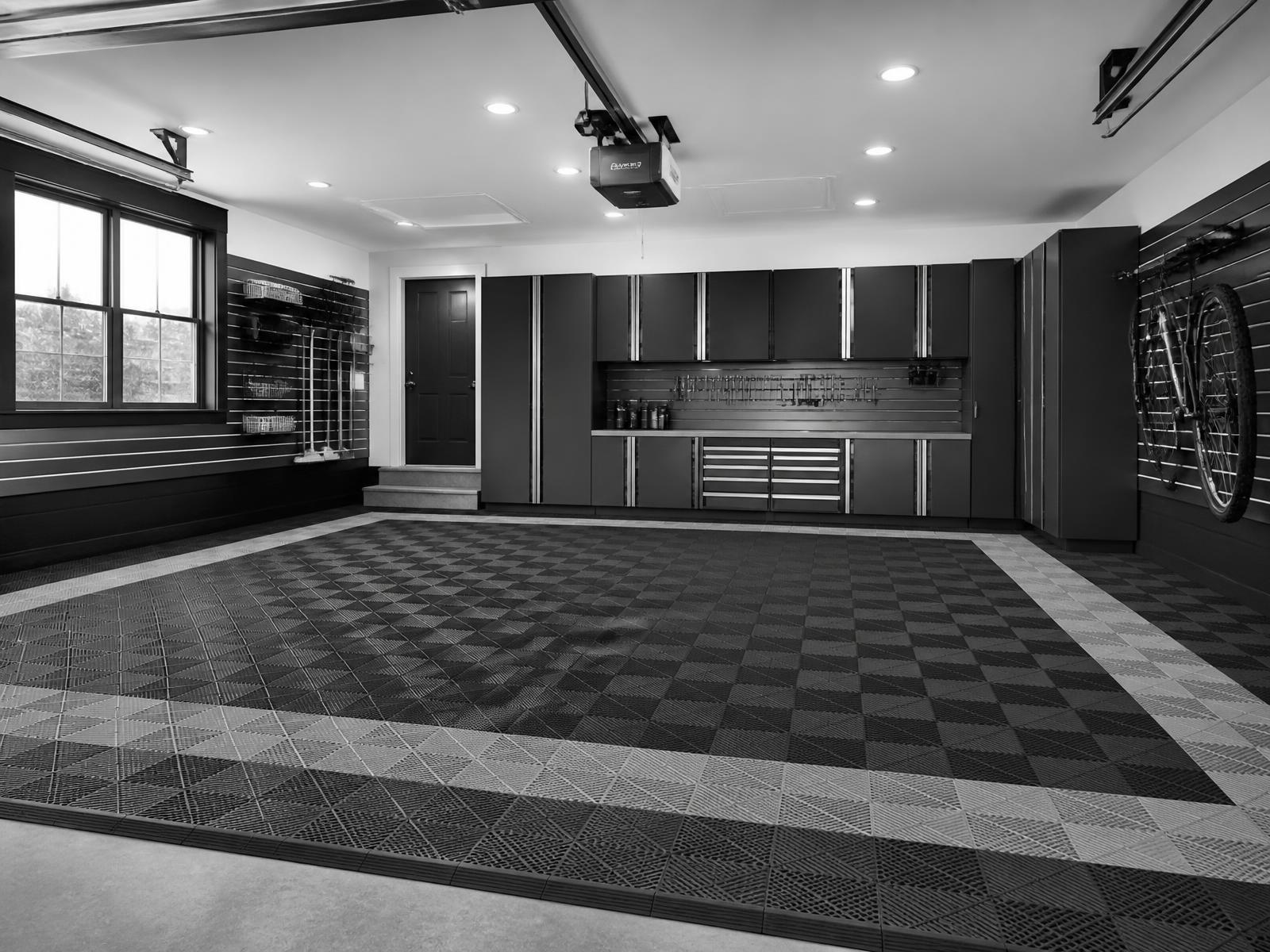 Garage after: premium black and graphite PITDECK floor